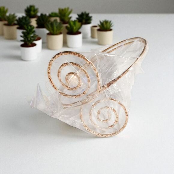 Boutique New gold tone Egyptian style double swirl arm bangle - Picture 5 of 5